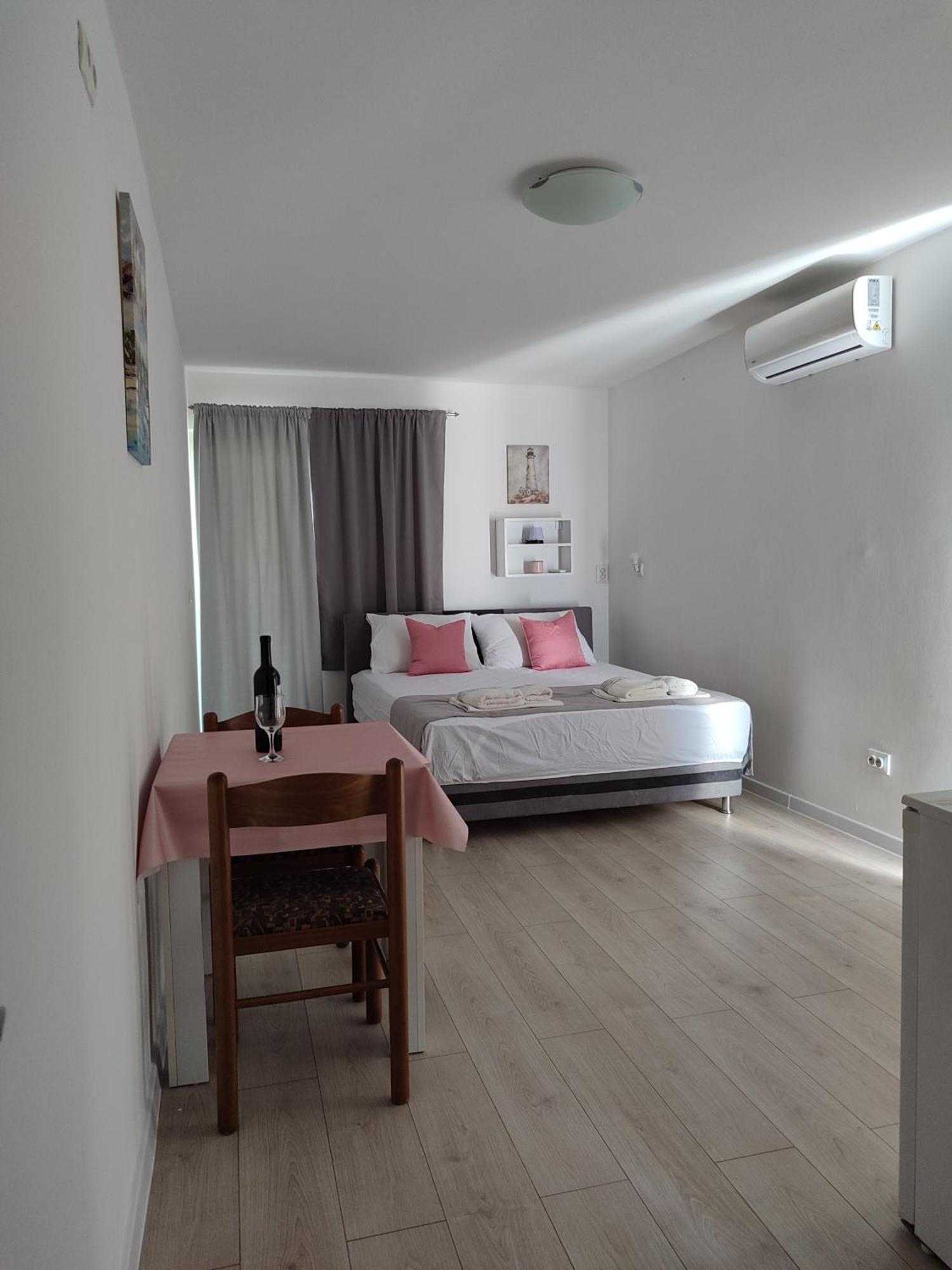 Apartments Glibic ザオストログ エクステリア 写真